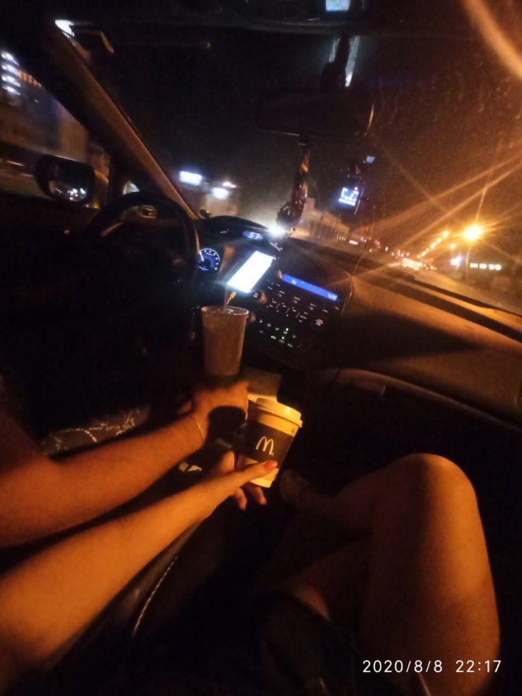 Кофе в машине ночью