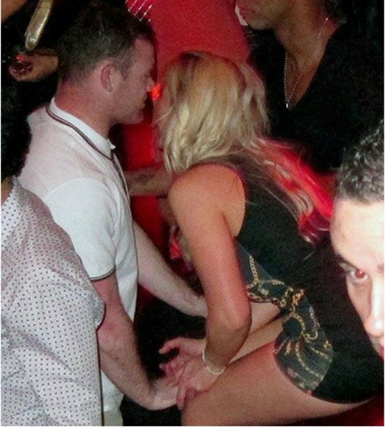 Блондинка на корпоративе