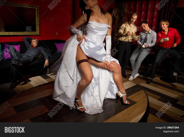 Стриптиз невесты на свадьбе