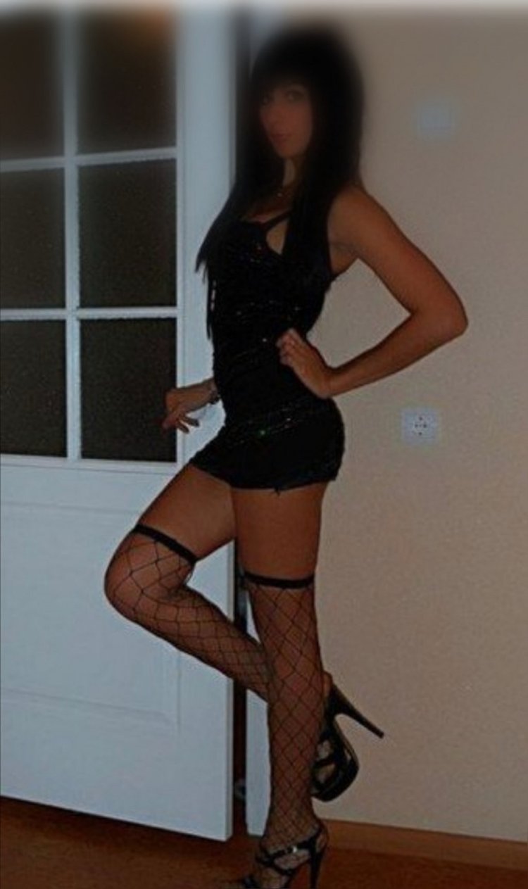 Брюнетки досуг частное