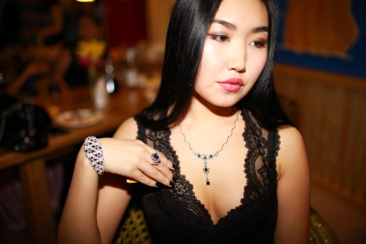 Горячая якутка