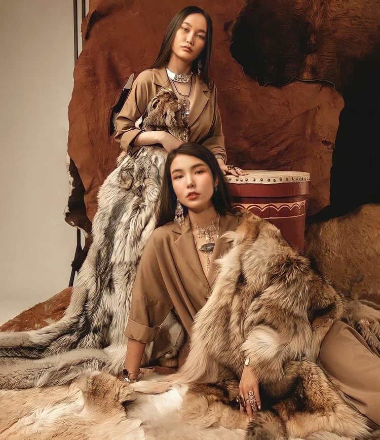 Ножки якутских девушек