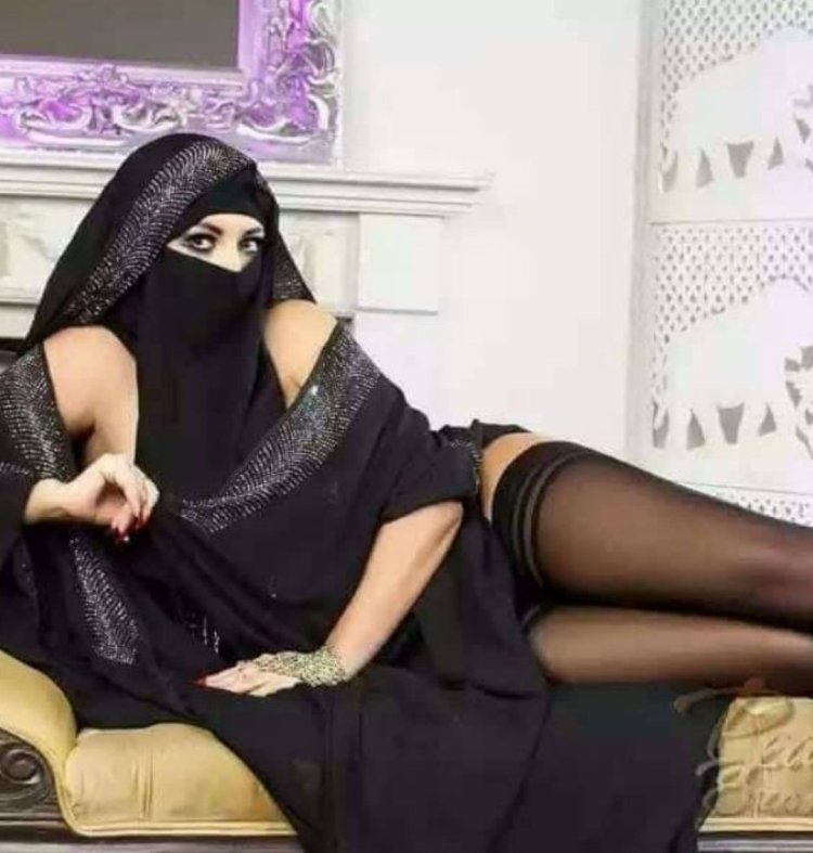 Голая женщина в парандже