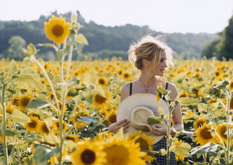 Девушка в подсолнухах