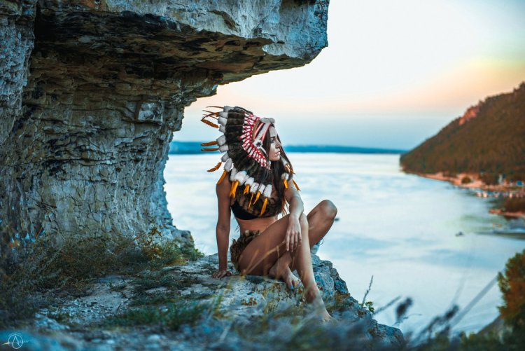 Индейские девушки в купальниках