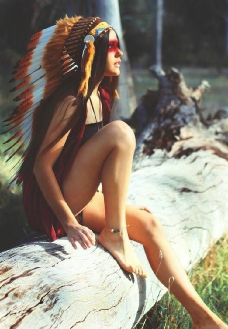 Индейцы девушки в купальниках