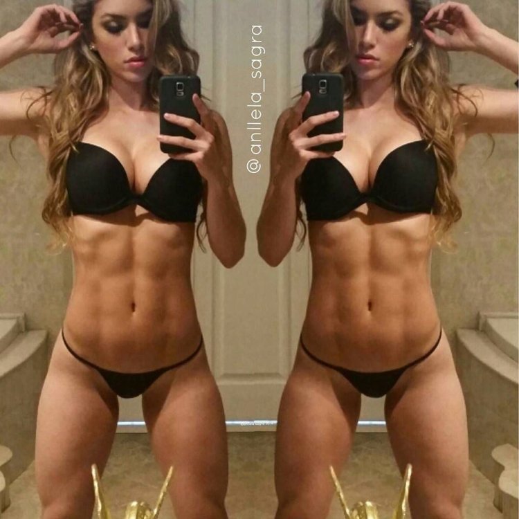 Широкие плечи у девушек