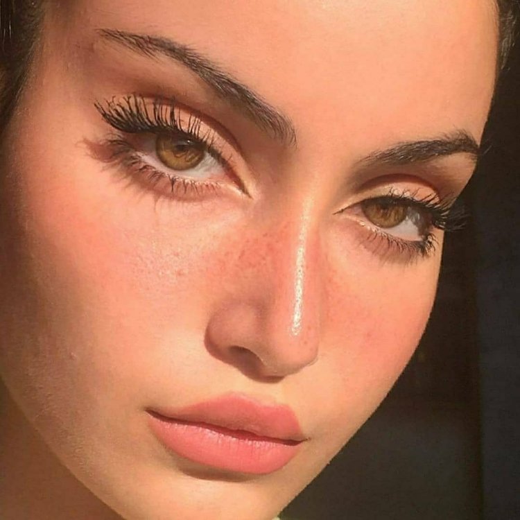 Белла Хадид Лисьи глаза