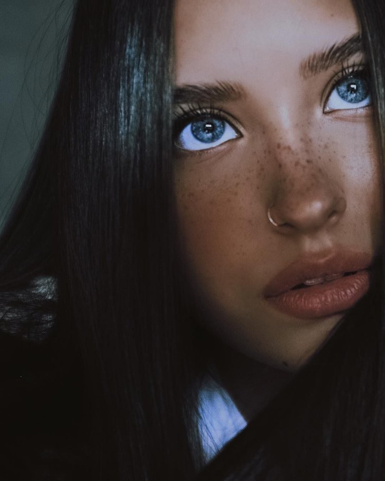 Азиатские черты лица