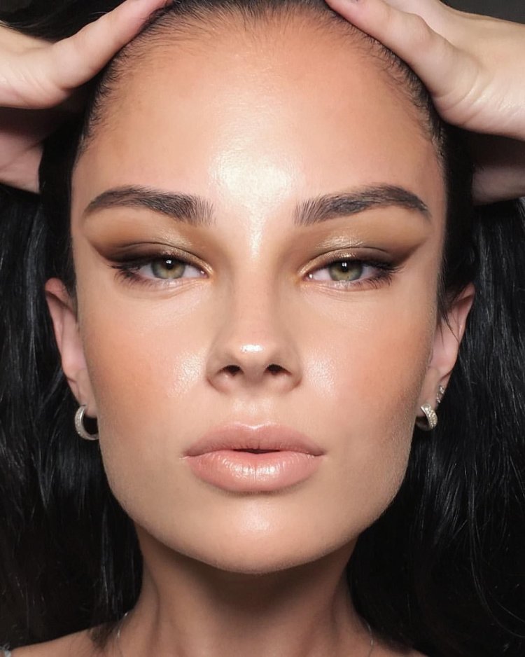 Черные глаза