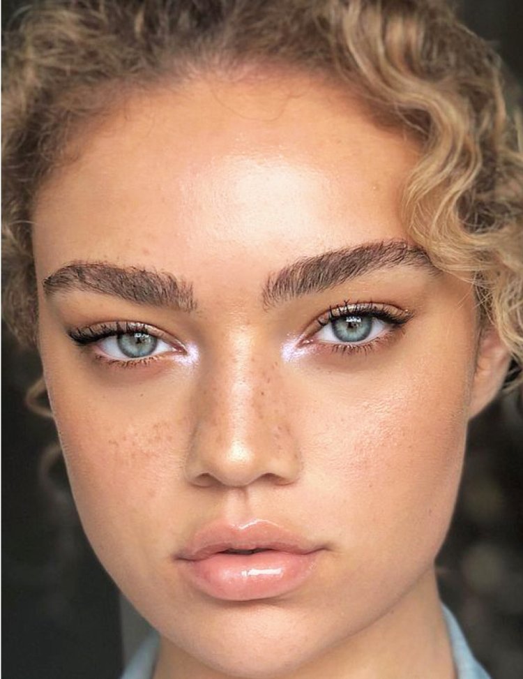 Раскосые брови