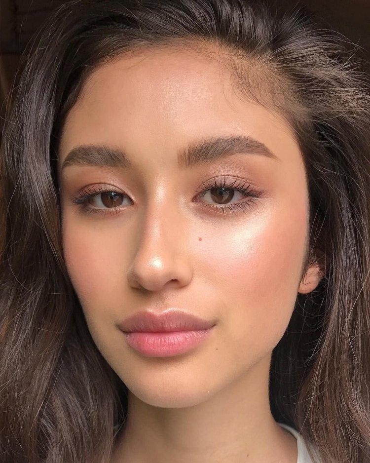 Макияж нюд для карих глаз