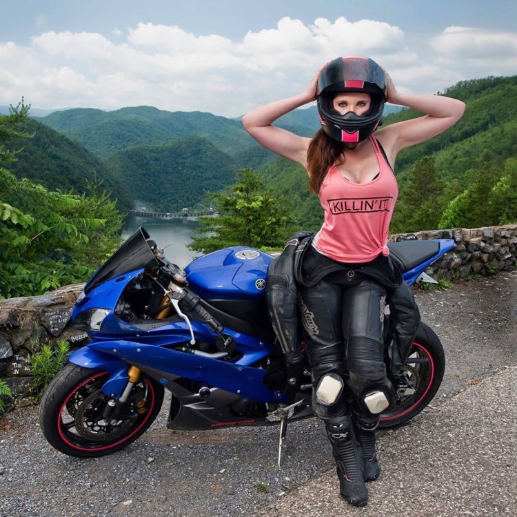 Анна Гречишкина мотоциклистка