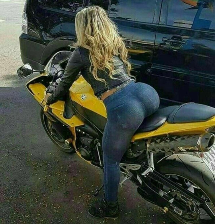 Большие попы на мотоцикле