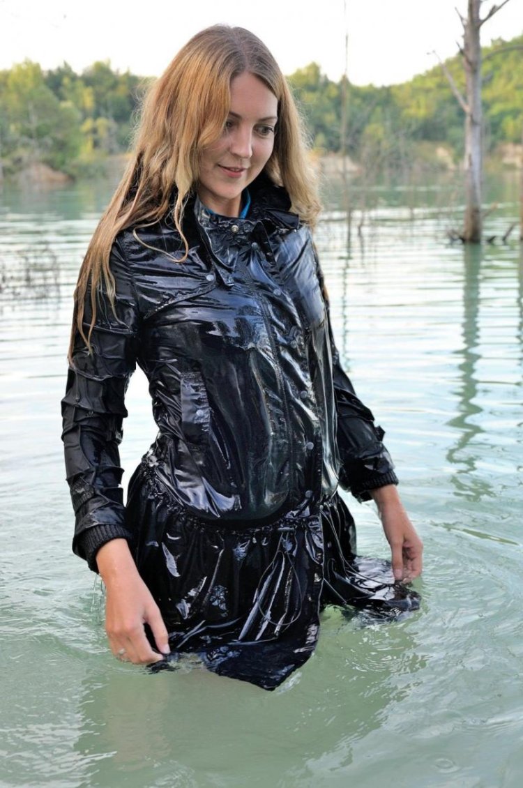 Мокрая куртка