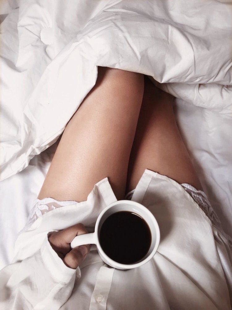 Кофе в постель девушке