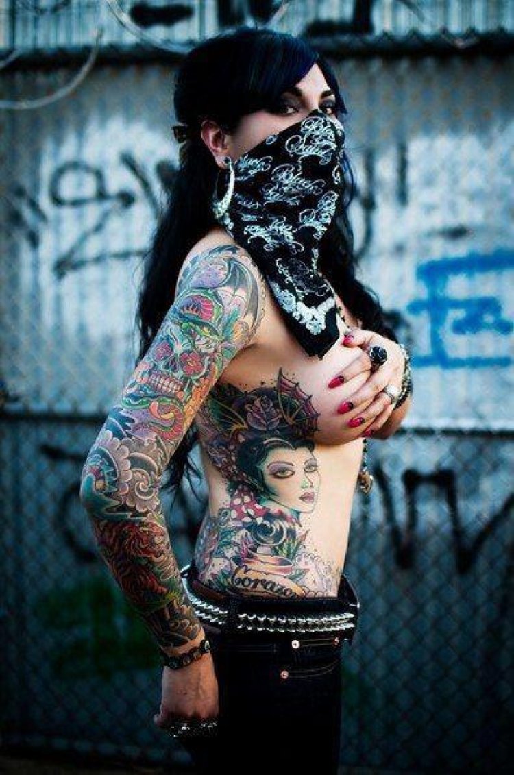 Брутальные тату для девушек