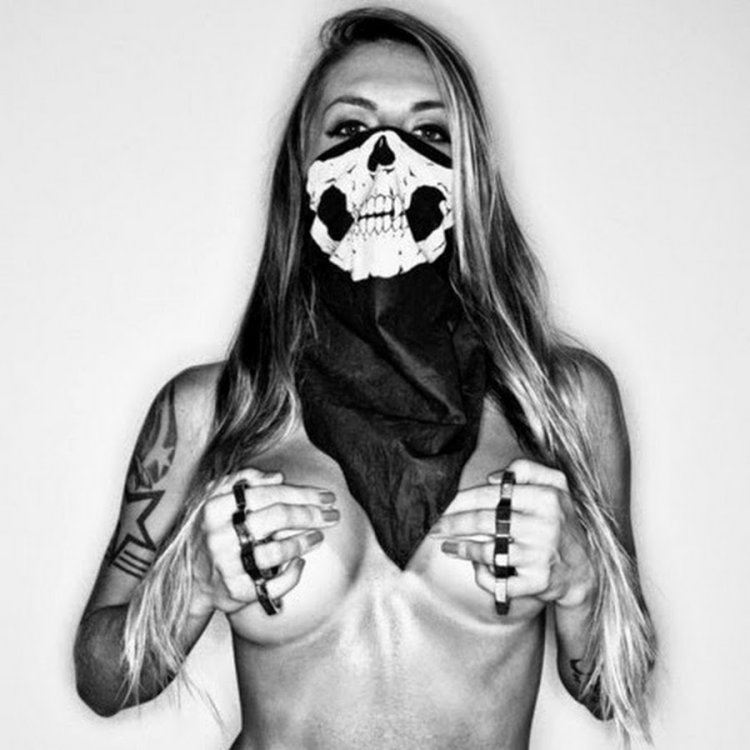 Тату девушка гангстер