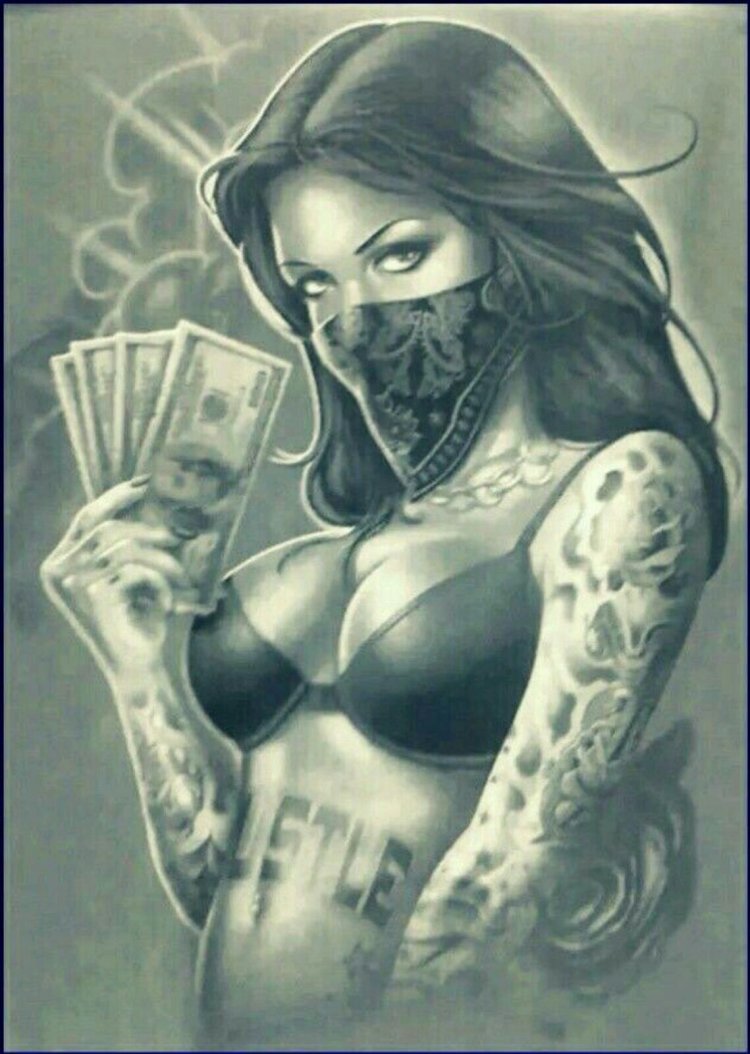 Девочки в одежде с тату