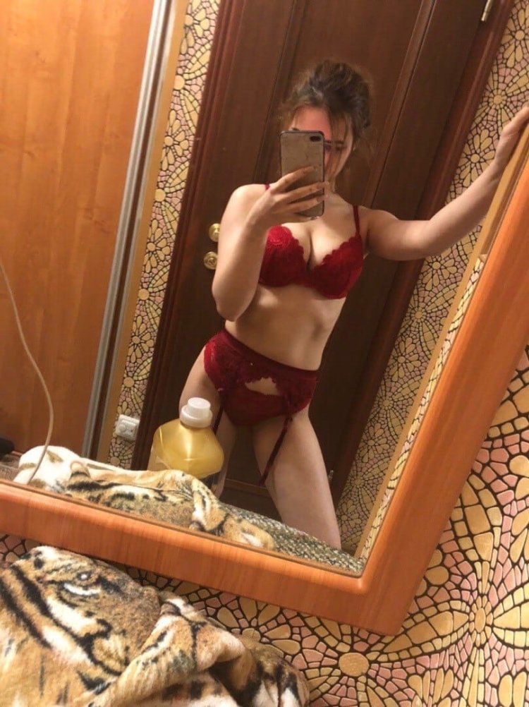 Сливы интимных фотографий