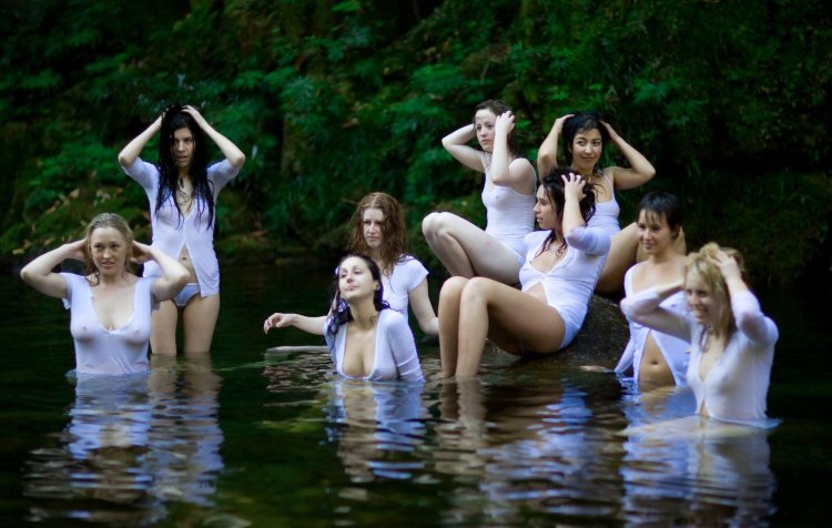 Ревки в озере купались