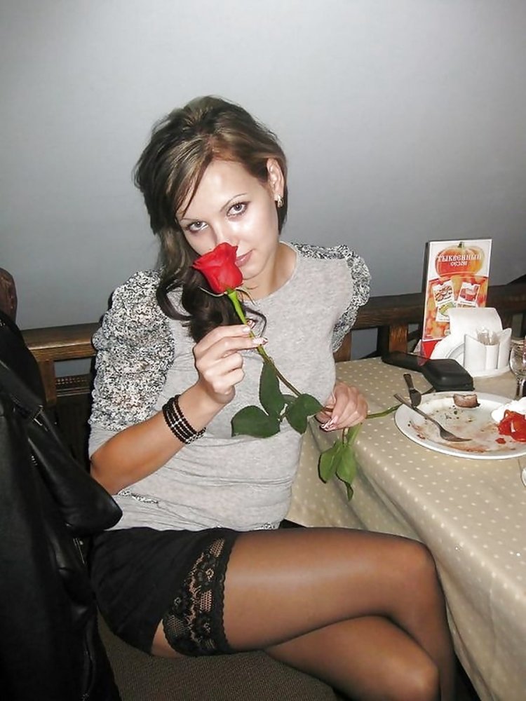 Лана Паррия в сапогах на шпильке