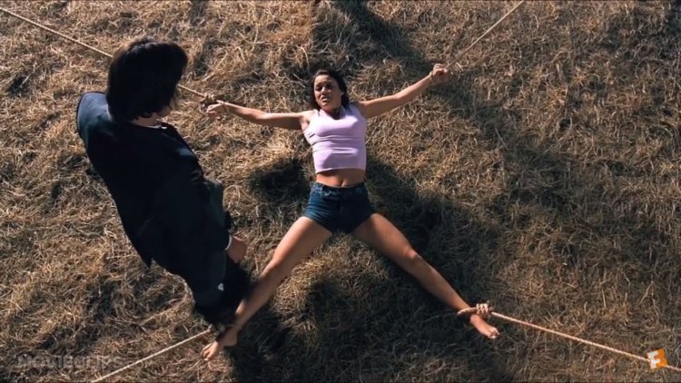 2001 МАНЬЯК 2005 Джина Мари Хикин