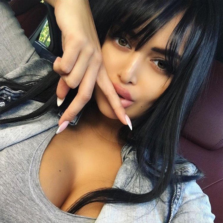 Парик каре черное с челкой