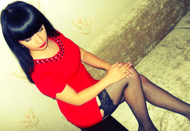 Девушки в чулках домашние