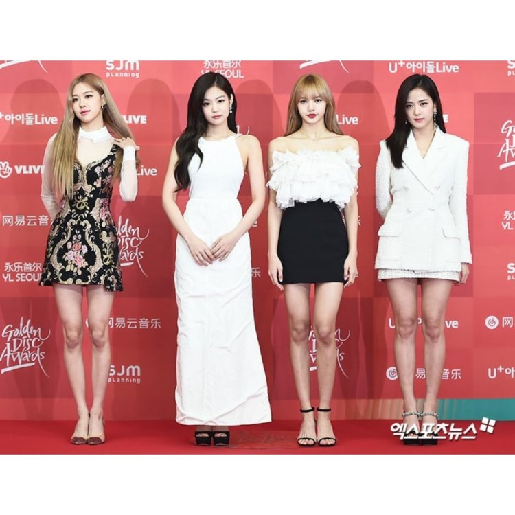 Дженни Блэк Пинк в Красном