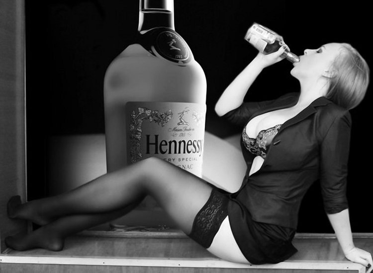 Красивые девушки и алкоголь ню