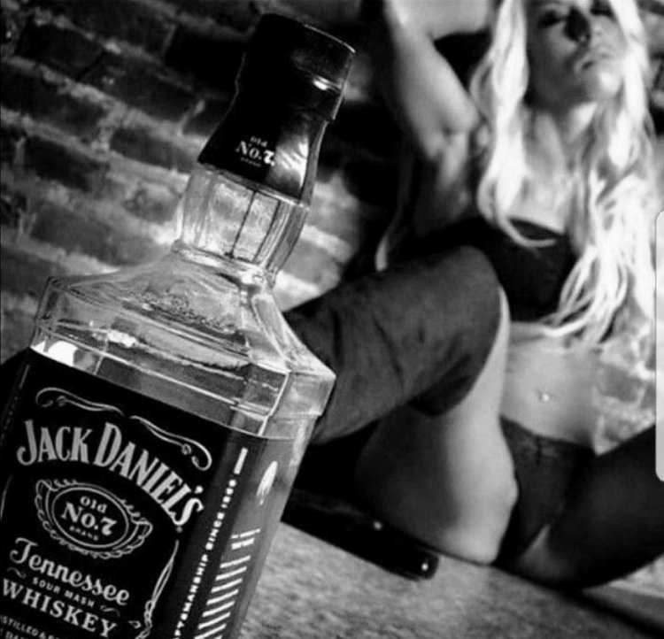 Реклама Джек Дэниэлс девушка