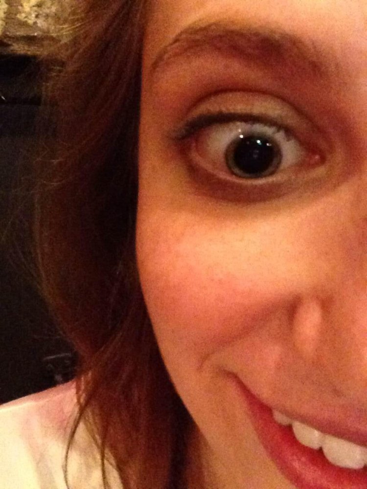 Глаза с большими зрачками