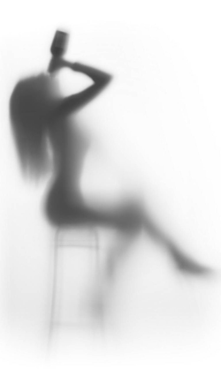 Человек за матовым стеклом