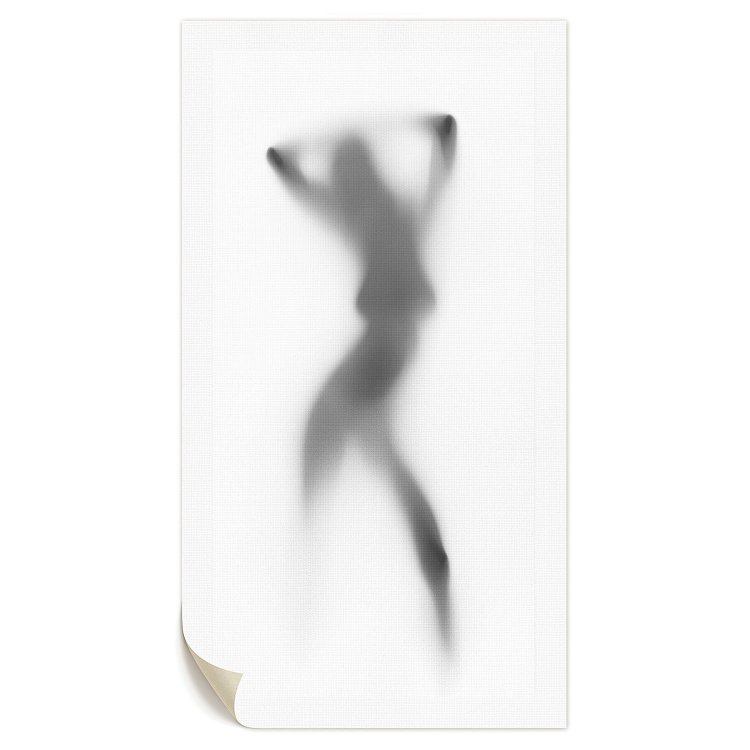 Девушка за матовым стеклом