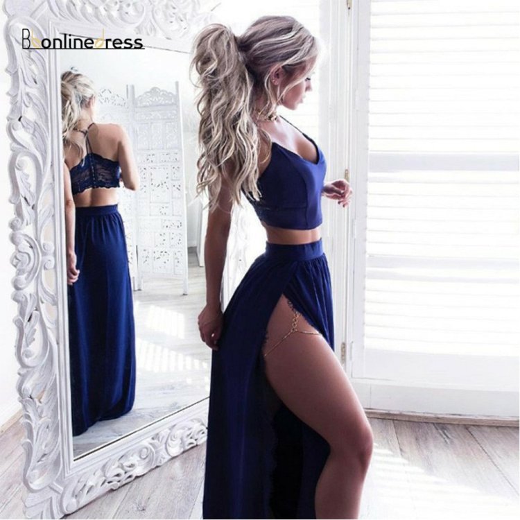 Некрасивая девушка в платье