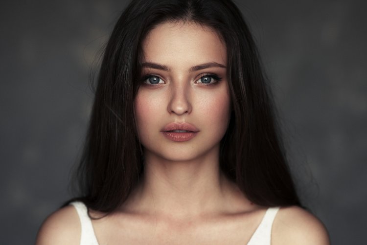 Портрет красивой девушки