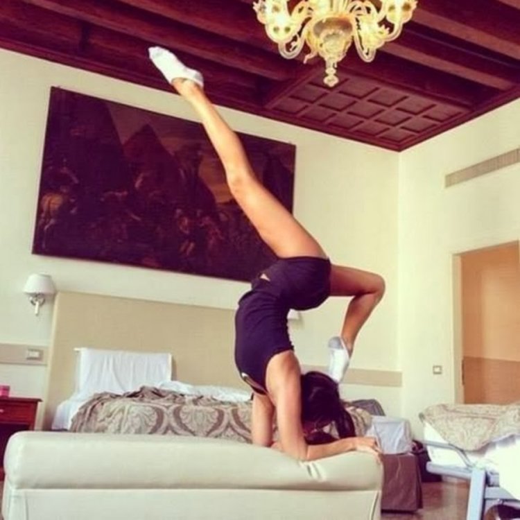 Алина Ланина шпагат