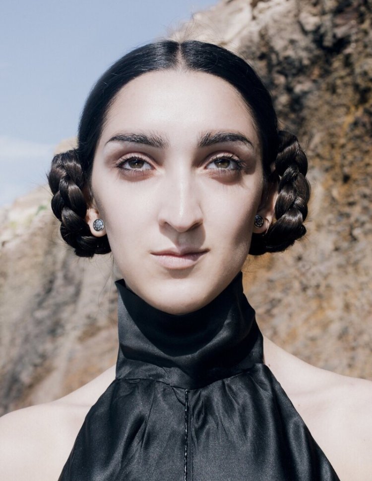 Модель гуччи армянка Армине Арутюнян