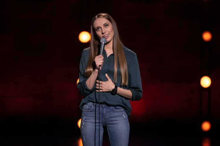 Стендап комик Виктория Складчикова