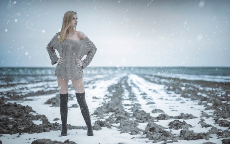 Эротическая фотосессия зимой