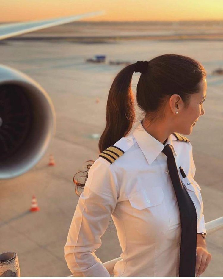 Девушка пилот