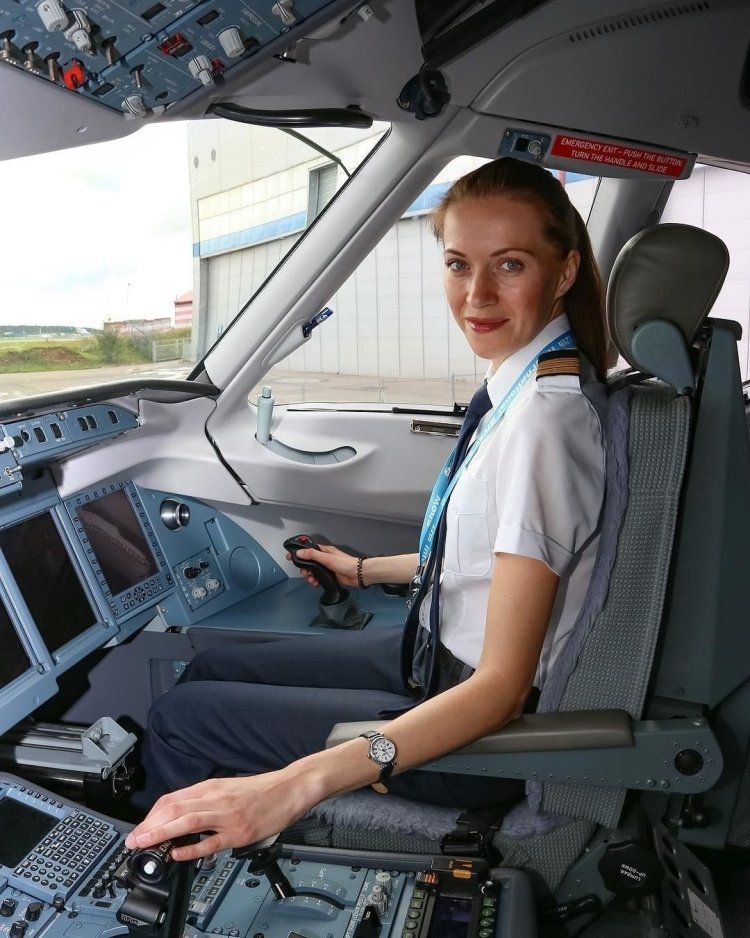 Наталья Дронова пилот