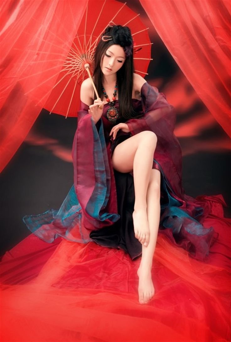 Красивая китаянка гейша