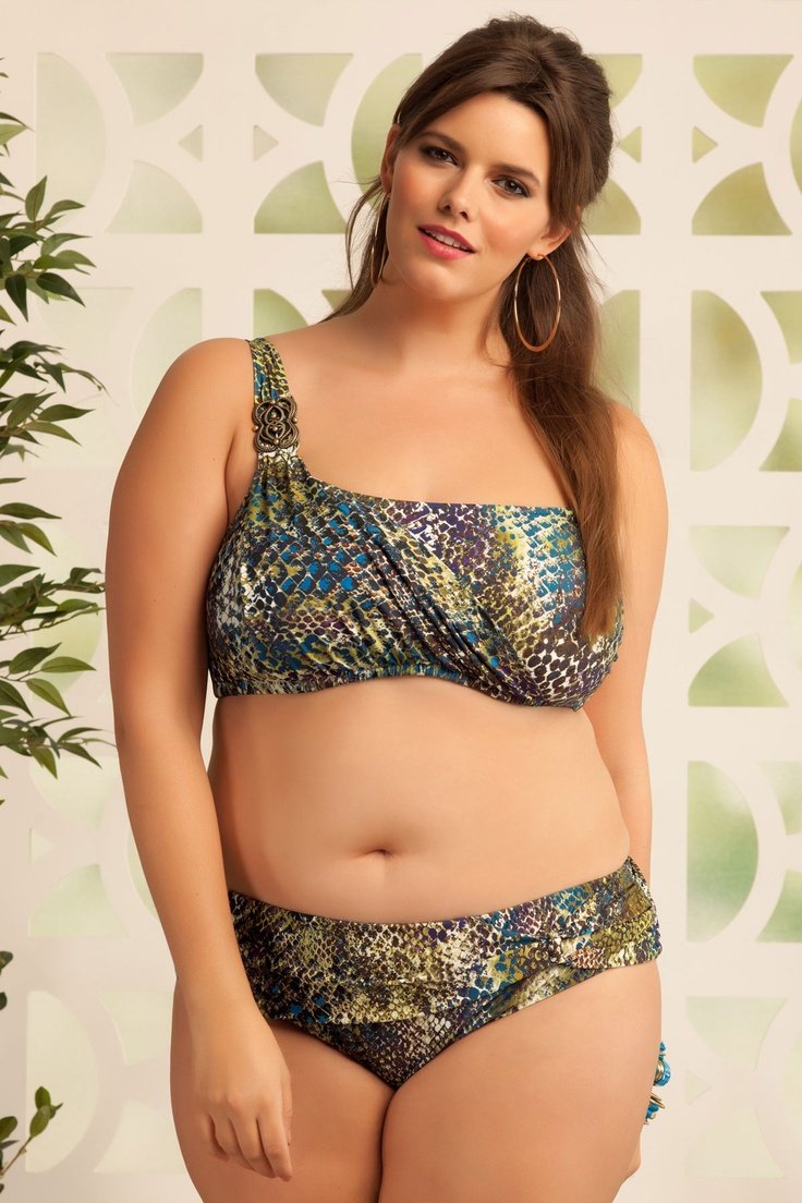 Полные девушки с выпирающим животом