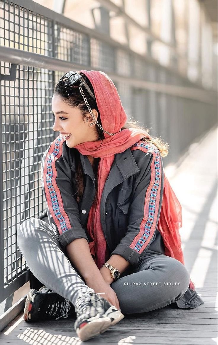 Иранские женщины в платках