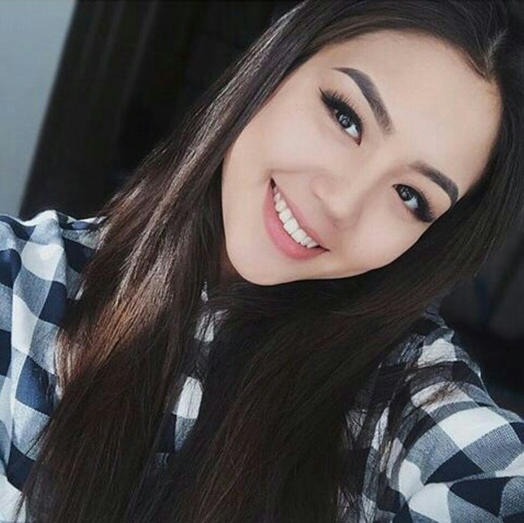 Казашки Айжан Асемова