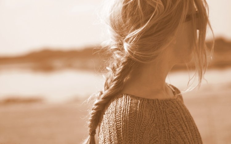 Девушка со спины