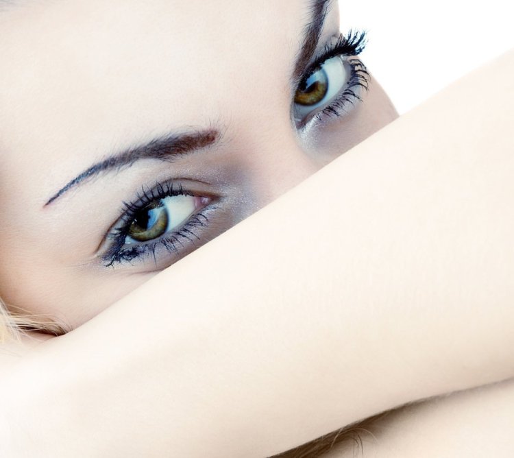 Загадочные женские глаза