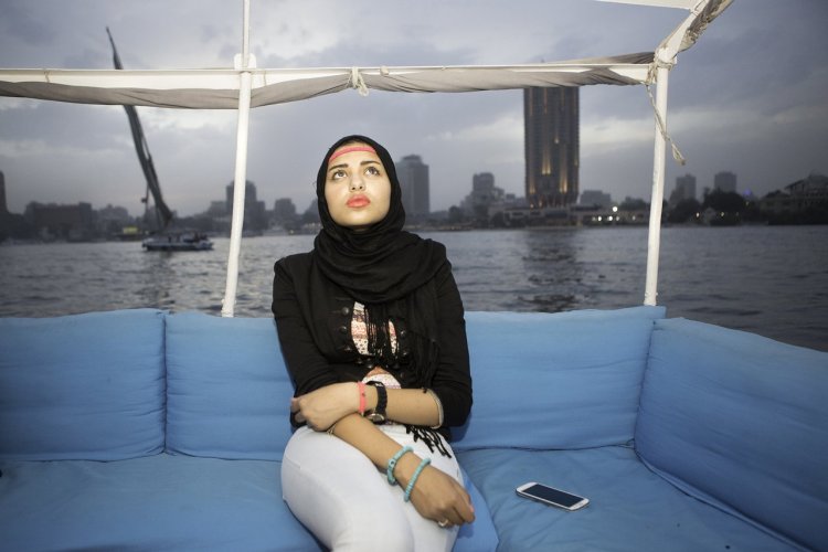 Девушка в пустыне